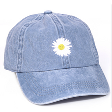 Load image into Gallery viewer, Daisy Flower Cap
